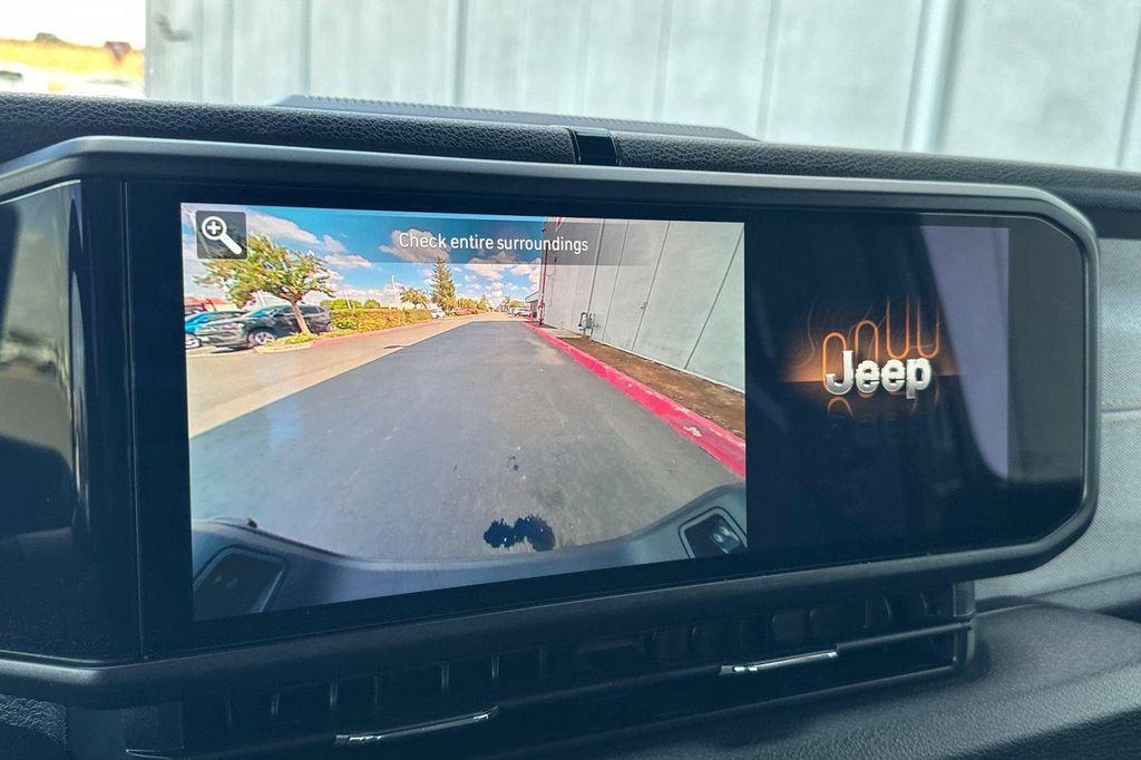 new 2025 Jeep Gladiator car, priced at $43,235