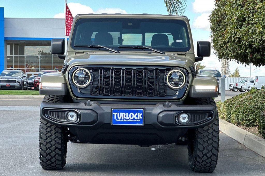 new 2025 Jeep Gladiator car, priced at $43,235