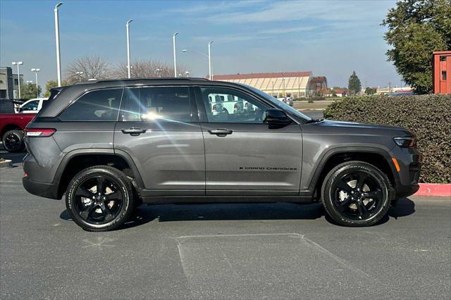 new 2025 Jeep Grand Cherokee car, priced at $44,170