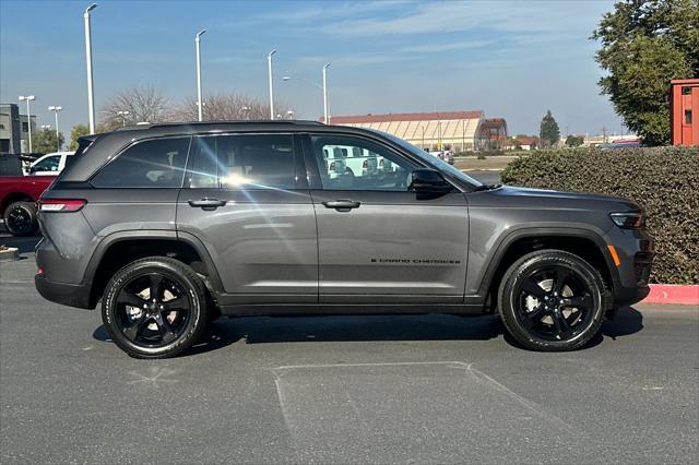 new 2025 Jeep Grand Cherokee car, priced at $49,170