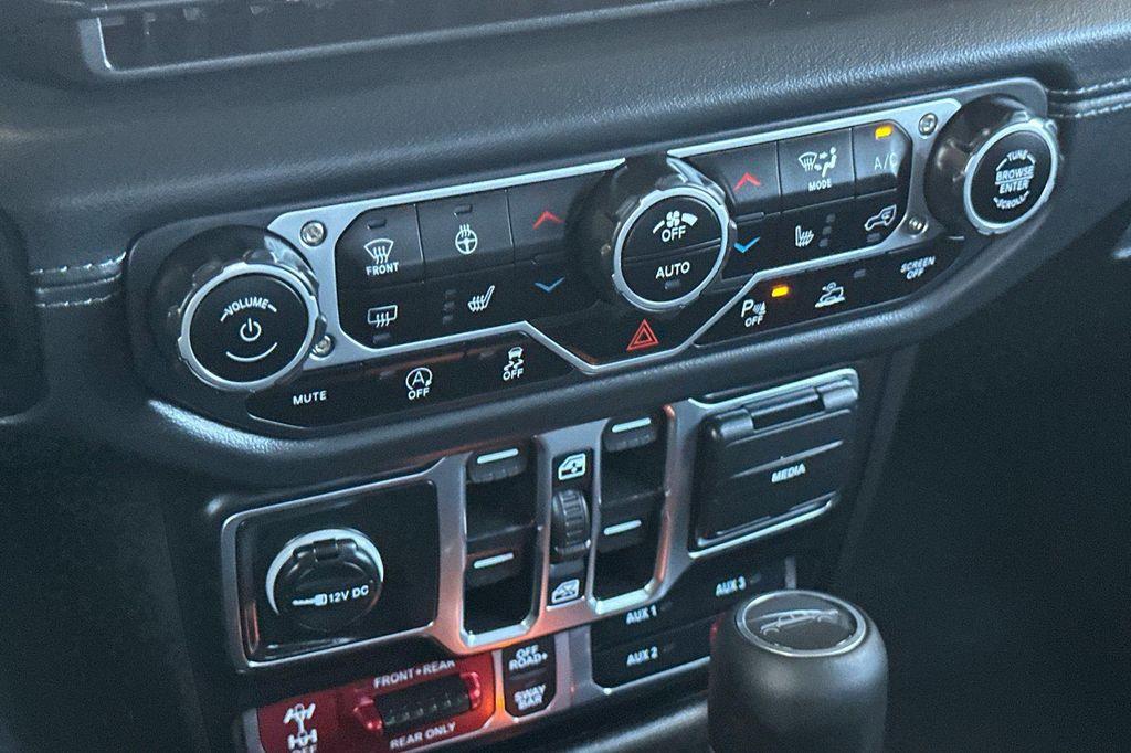 new 2025 Jeep Gladiator car, priced at $57,415