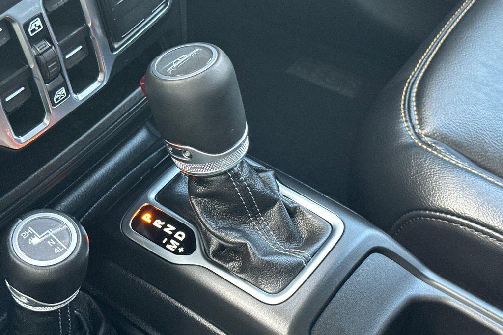 new 2025 Jeep Gladiator car, priced at $42,435