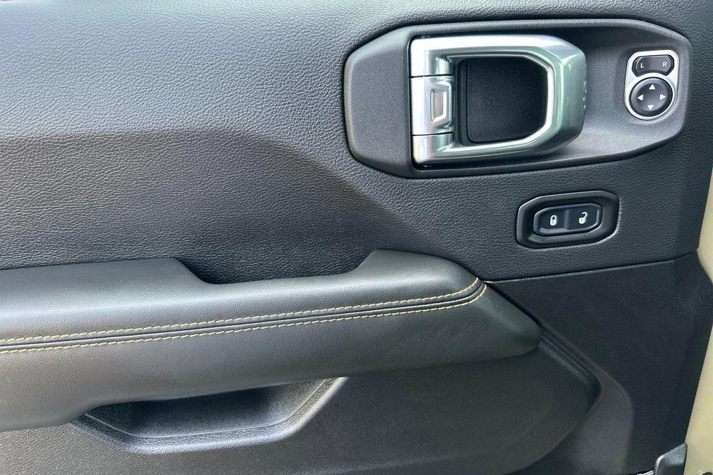 new 2025 Jeep Gladiator car, priced at $42,435