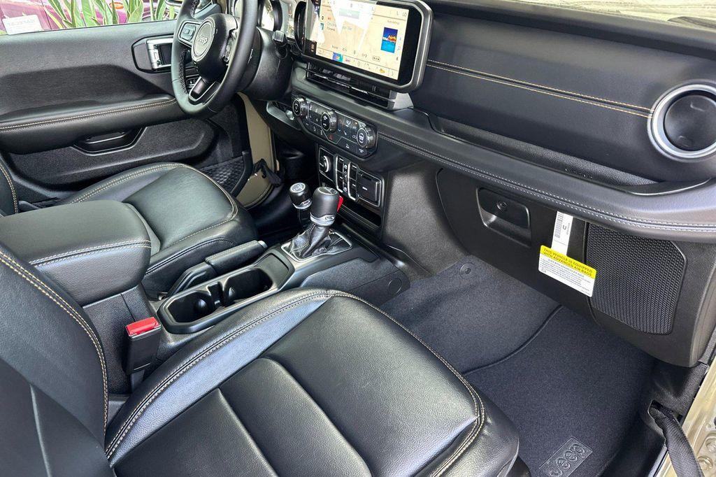new 2025 Jeep Gladiator car, priced at $42,435