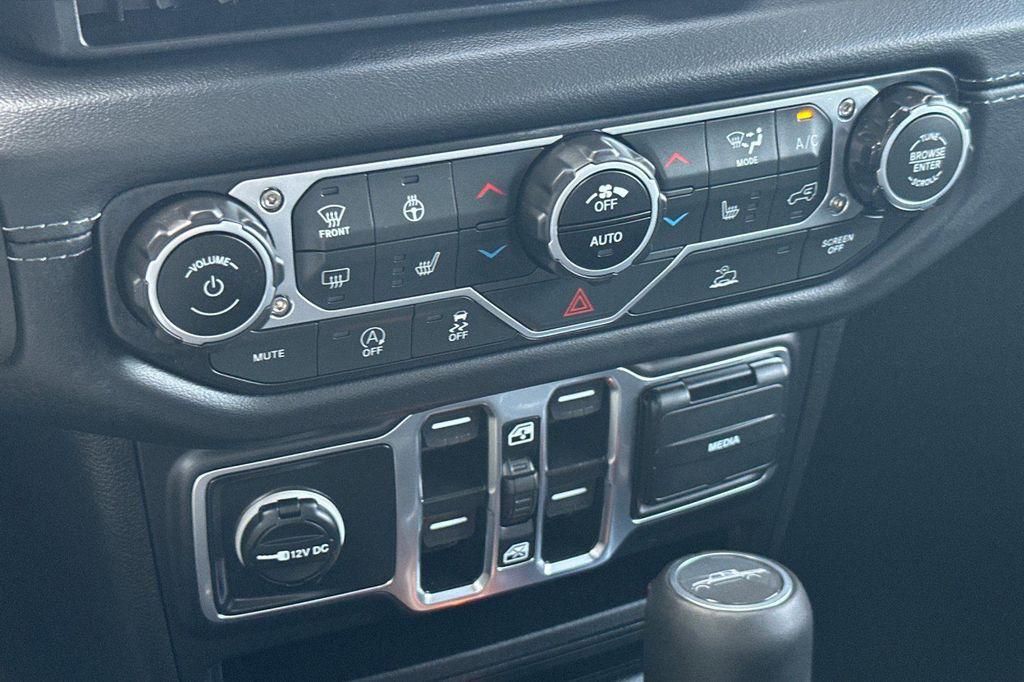 new 2025 Jeep Gladiator car, priced at $42,435