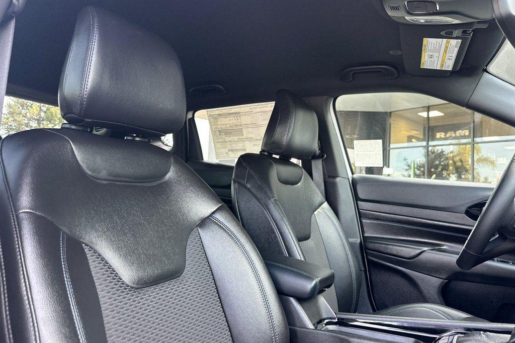 new 2025 Jeep Compass car, priced at $28,660