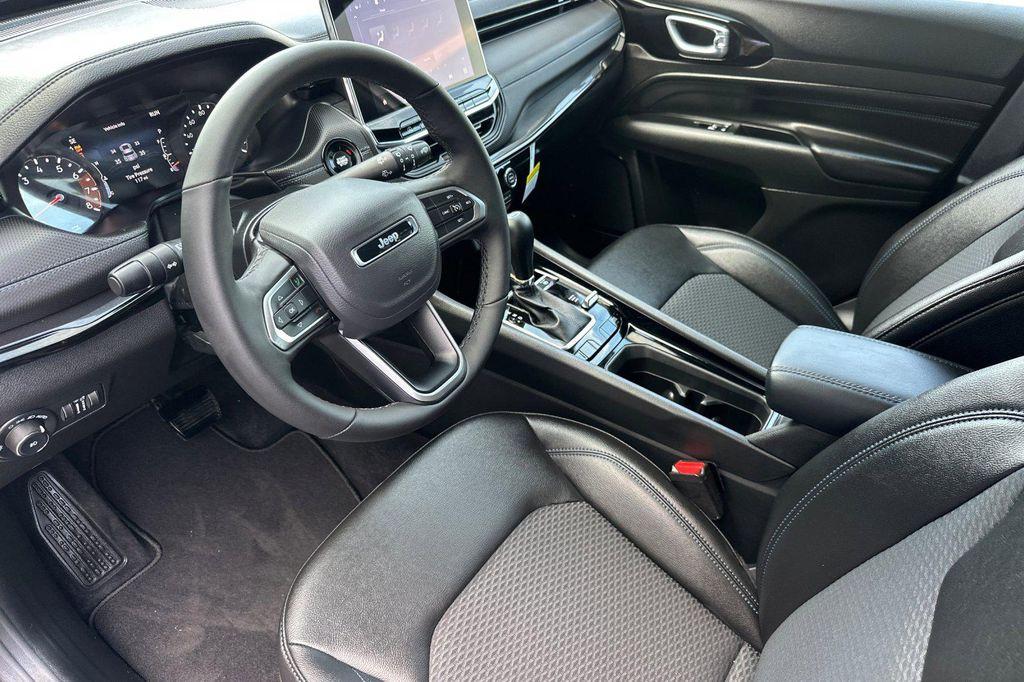 new 2025 Jeep Compass car, priced at $28,660