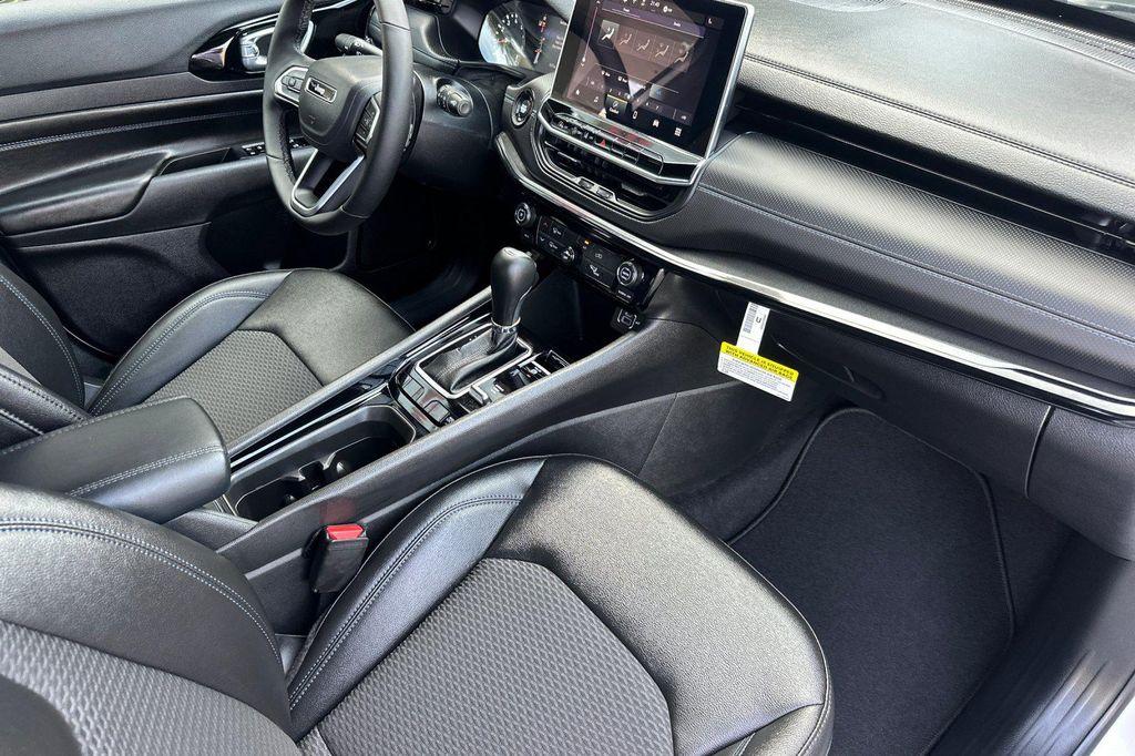 new 2025 Jeep Compass car, priced at $28,660