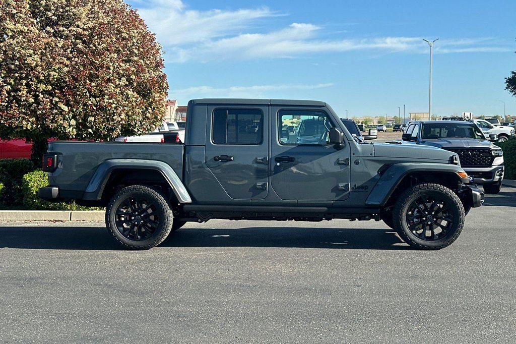 new 2025 Jeep Gladiator car, priced at $43,785