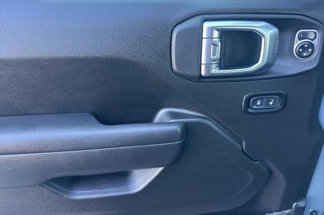 new 2025 Jeep Gladiator car, priced at $43,535