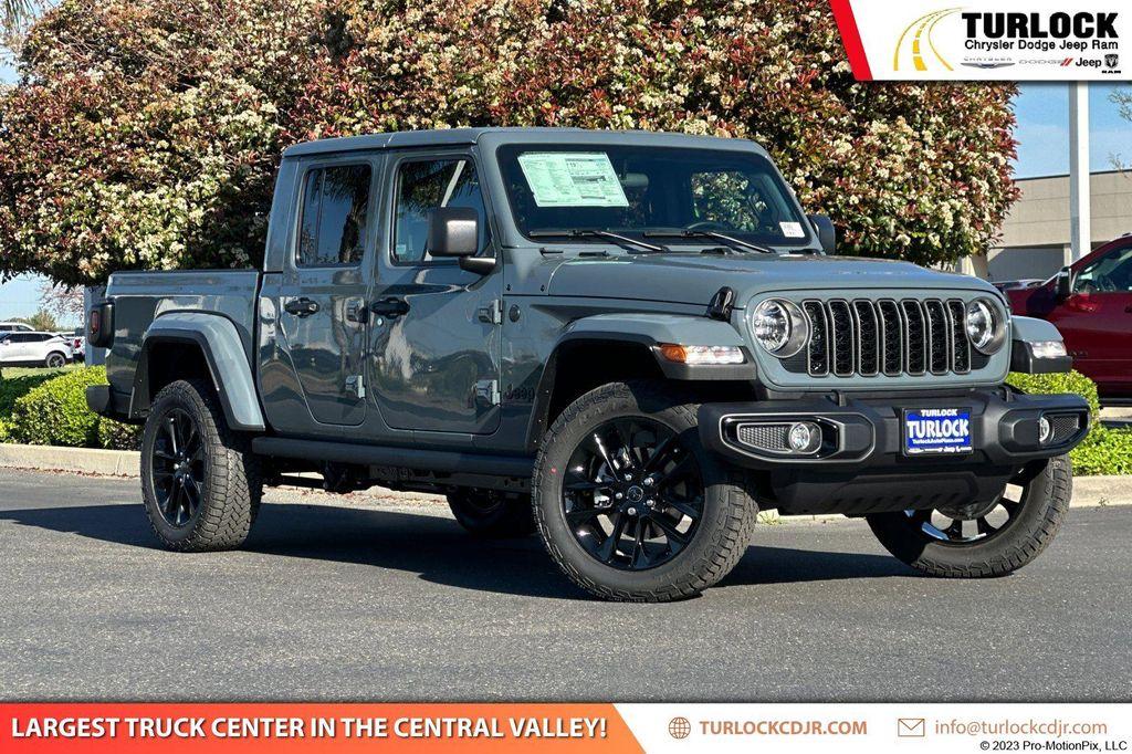 new 2025 Jeep Gladiator car, priced at $43,785