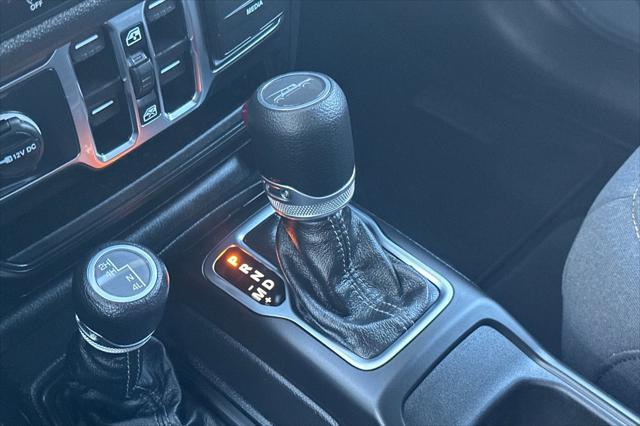 new 2025 Jeep Gladiator car, priced at $43,535