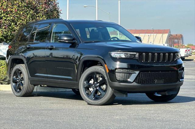 new 2025 Jeep Grand Cherokee car, priced at $46,175