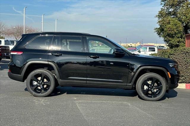 new 2025 Jeep Grand Cherokee car, priced at $46,175