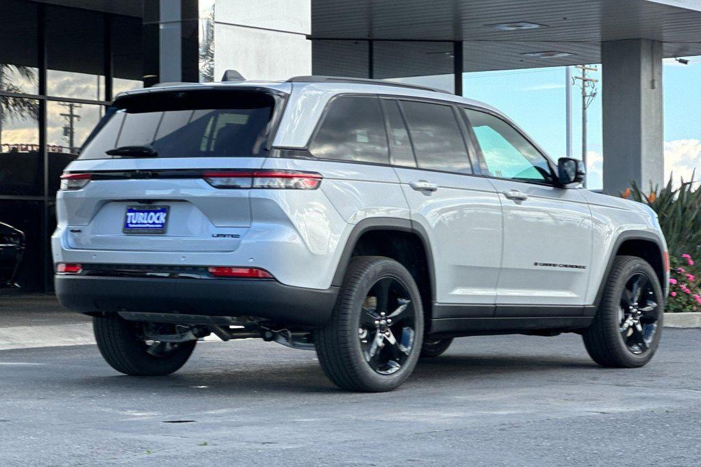 new 2025 Jeep Grand Cherokee car, priced at $52,210