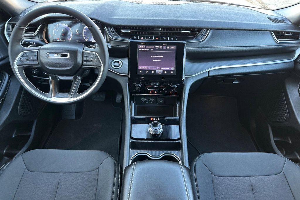 new 2025 Jeep Grand Cherokee car, priced at $39,920