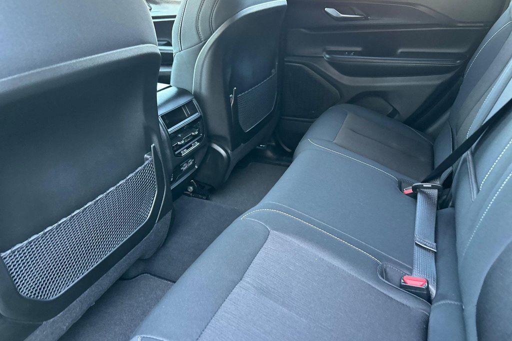 new 2025 Jeep Grand Cherokee car, priced at $39,920