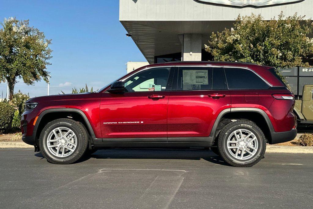 new 2025 Jeep Grand Cherokee car, priced at $39,920
