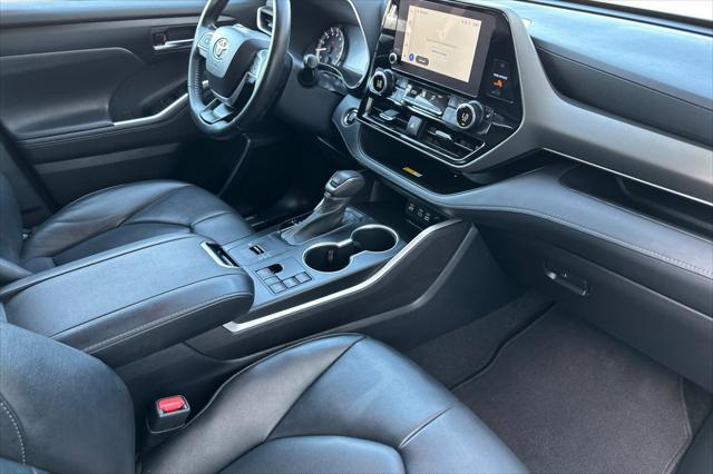 used 2023 Toyota Highlander car, priced at $33,597