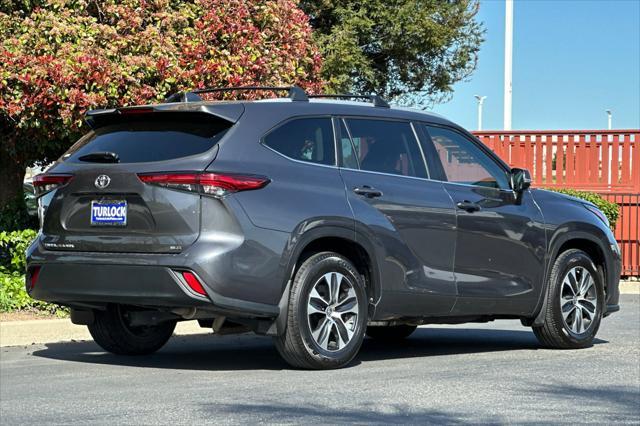 used 2023 Toyota Highlander car, priced at $33,597