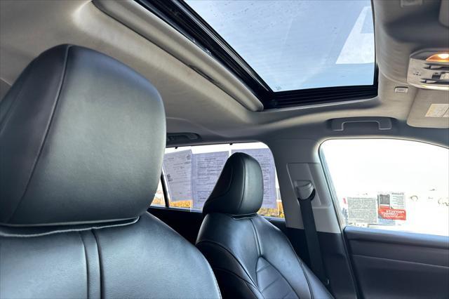 used 2023 Toyota Highlander car, priced at $33,597