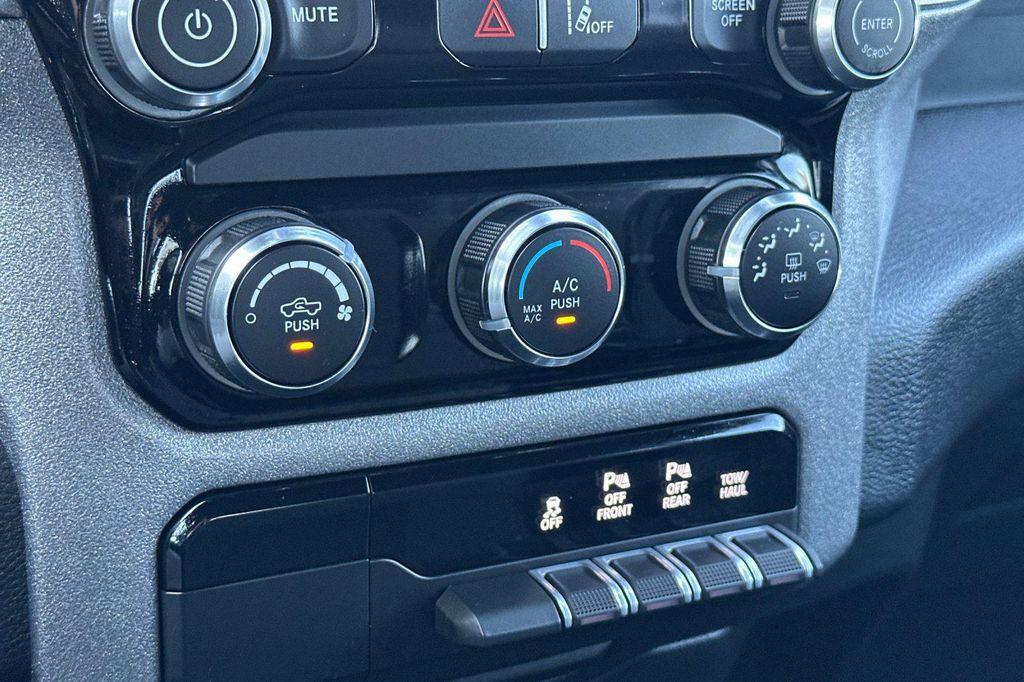 new 2025 Ram 1500 car, priced at $43,267