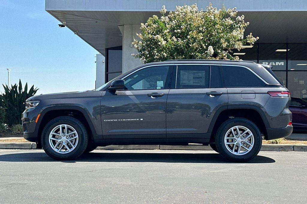 new 2025 Jeep Grand Cherokee car, priced at $39,995