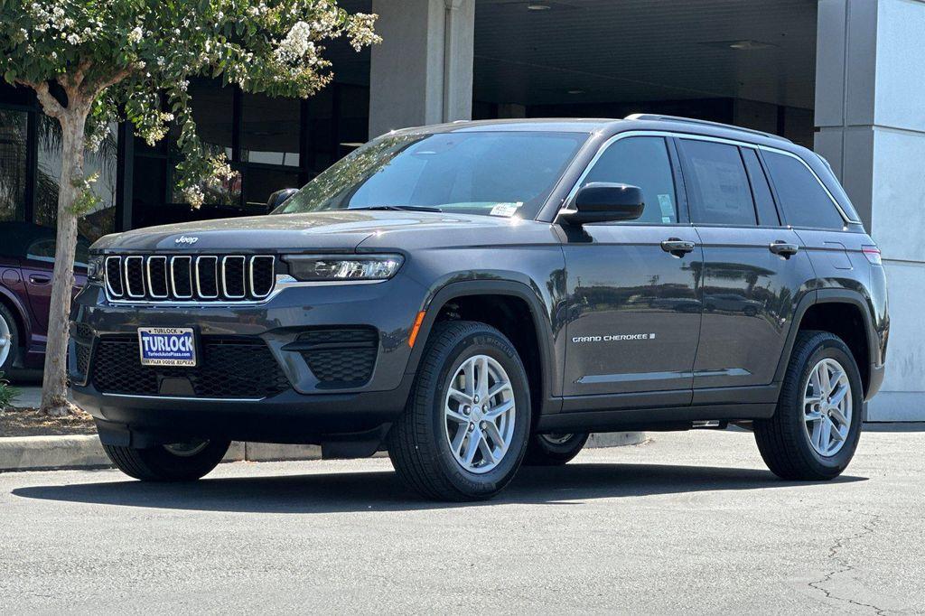 new 2025 Jeep Grand Cherokee car, priced at $39,995