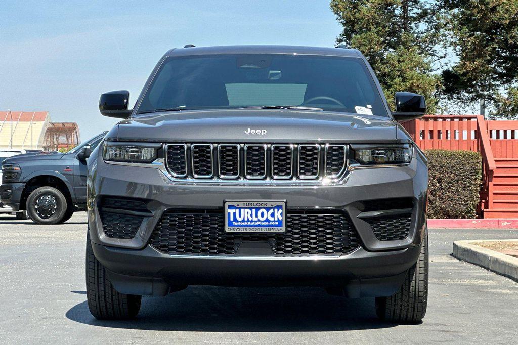 new 2025 Jeep Grand Cherokee car, priced at $39,995