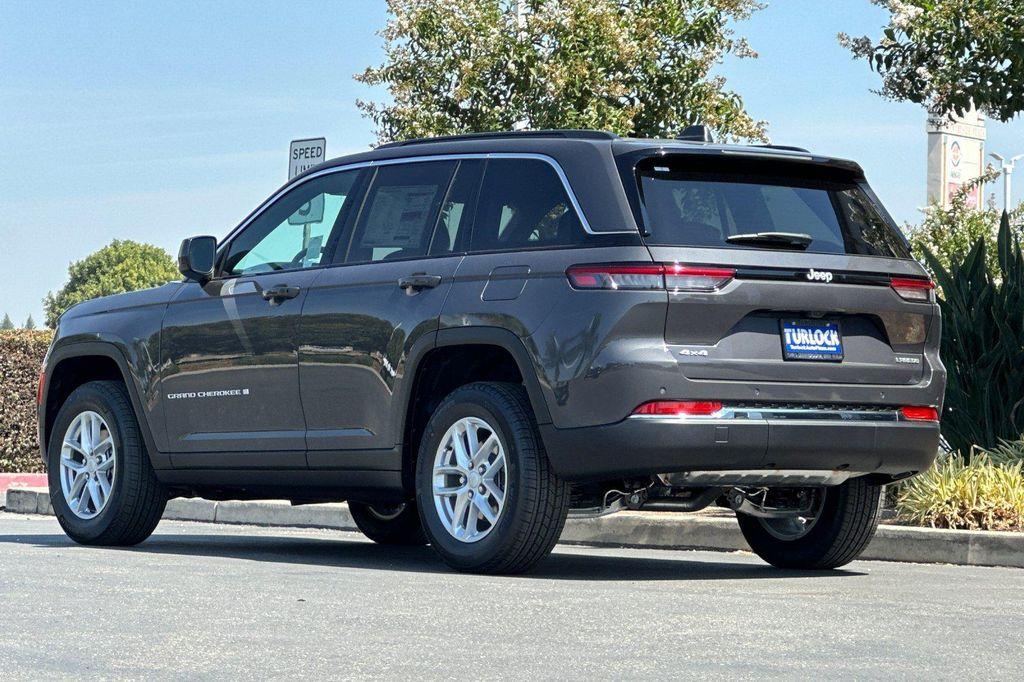 new 2025 Jeep Grand Cherokee car, priced at $39,995