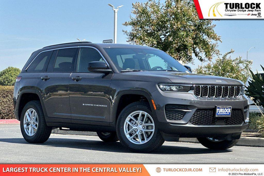 new 2025 Jeep Grand Cherokee car, priced at $39,995