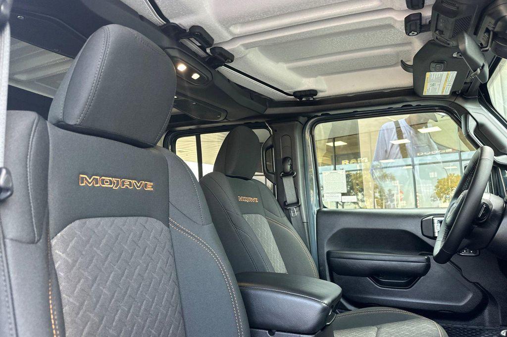 new 2025 Jeep Gladiator car, priced at $48,435