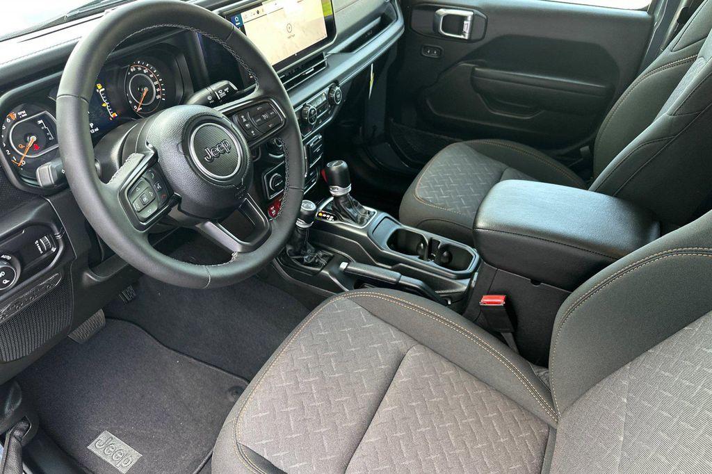 new 2025 Jeep Gladiator car, priced at $48,435