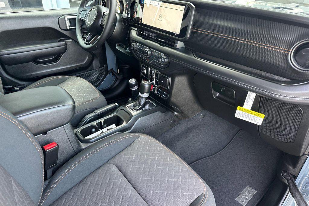 new 2025 Jeep Gladiator car, priced at $48,435