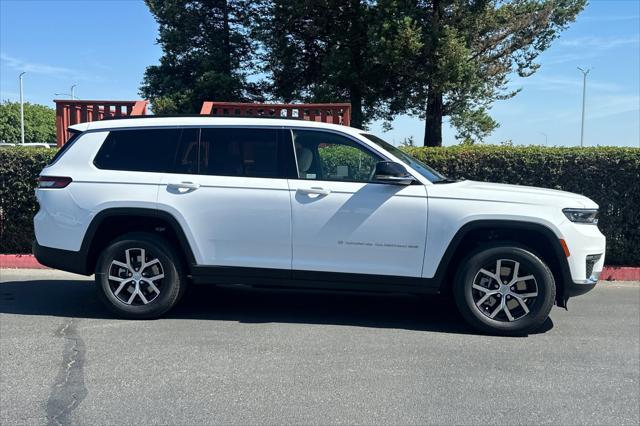 new 2025 Jeep Grand Cherokee L car, priced at $45,077