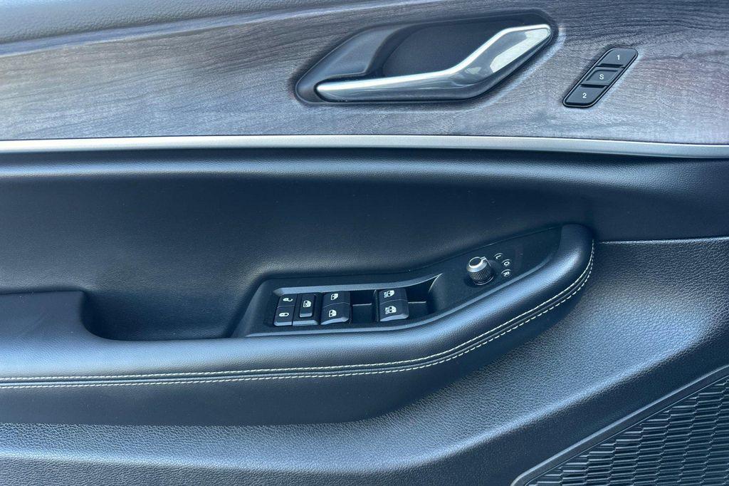 new 2025 Jeep Grand Cherokee car, priced at $46,560