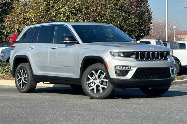 new 2025 Jeep Grand Cherokee car, priced at $45,310