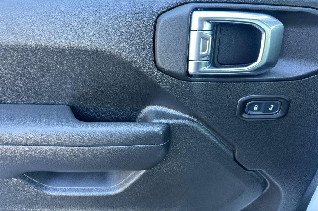 new 2025 Jeep Wrangler car, priced at $36,464