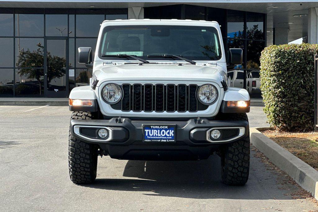 new 2025 Jeep Gladiator car, priced at $41,840