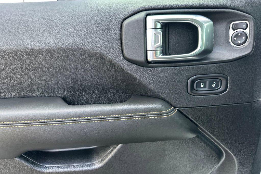 new 2025 Jeep Gladiator car, priced at $41,840