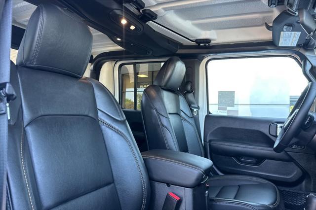 new 2025 Jeep Gladiator car, priced at $44,580