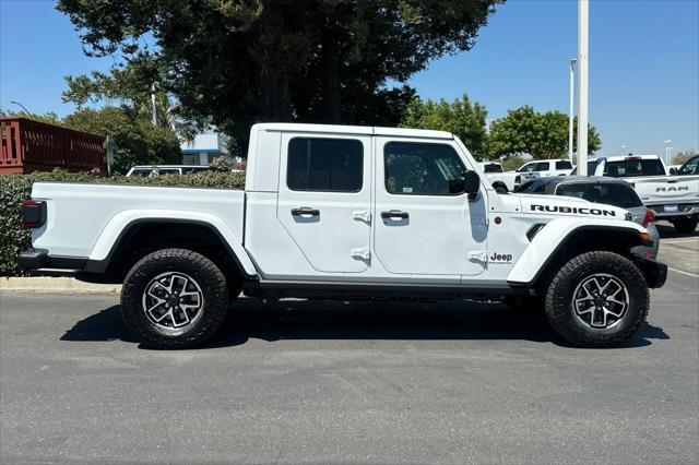 new 2025 Jeep Gladiator car, priced at $55,380