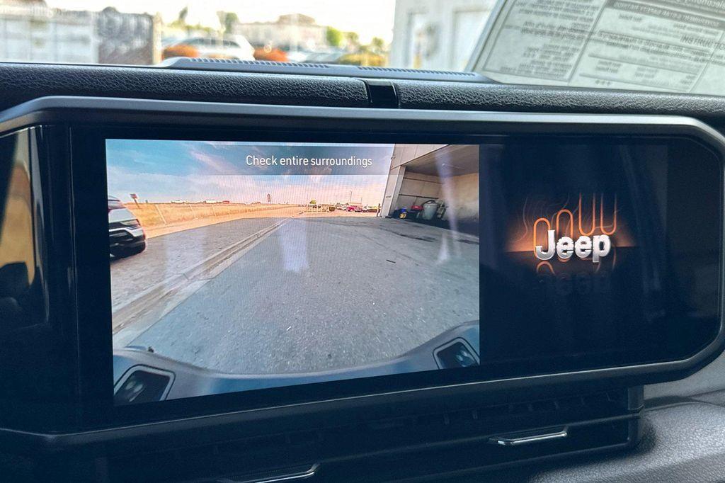 new 2025 Jeep Gladiator car, priced at $43,785