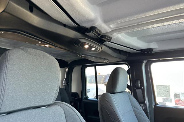 new 2025 Jeep Gladiator car, priced at $44,535