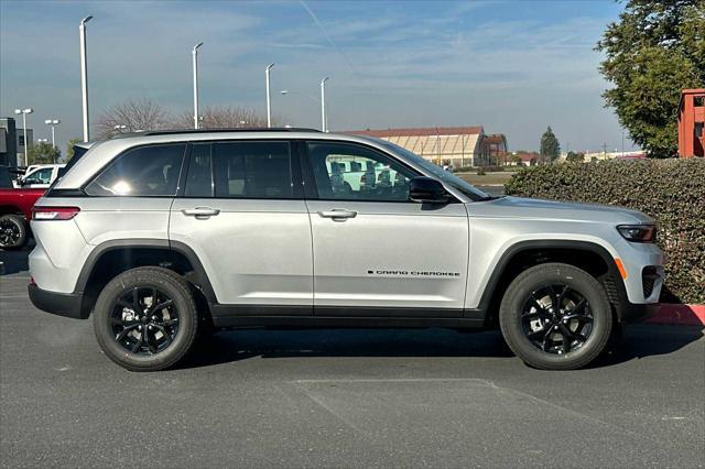 new 2025 Jeep Grand Cherokee car, priced at $42,030