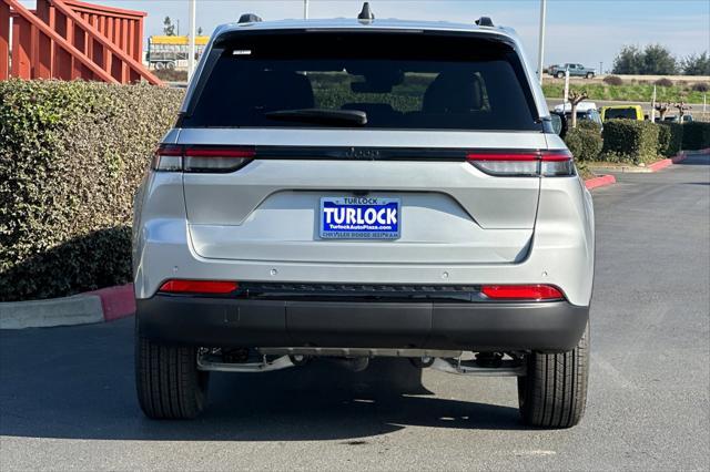 new 2025 Jeep Grand Cherokee car, priced at $40,134