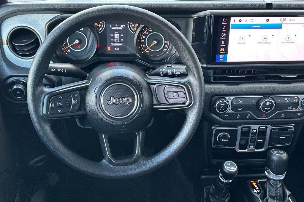 new 2025 Jeep Wrangler car, priced at $40,250