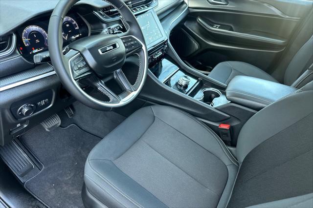 new 2025 Jeep Grand Cherokee car, priced at $38,977