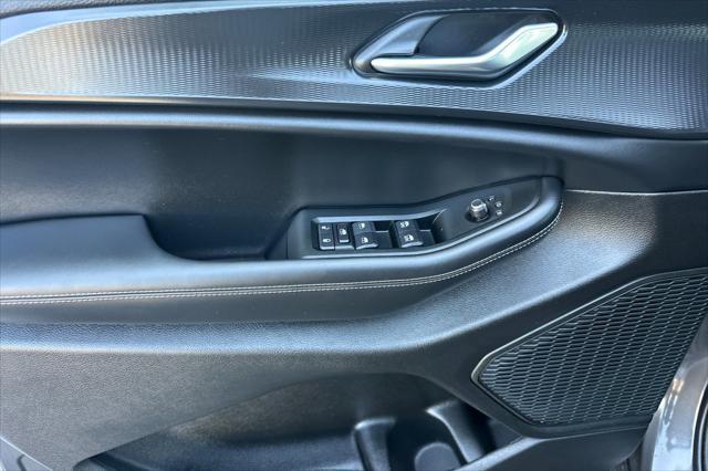 new 2025 Jeep Grand Cherokee car, priced at $38,977