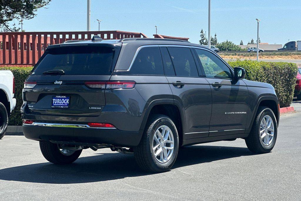 new 2025 Jeep Grand Cherokee car, priced at $38,125